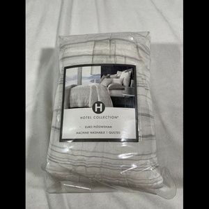 NIB‎ Hotel Collection Linen Fog Quilted (1) European Sham Pillow Case